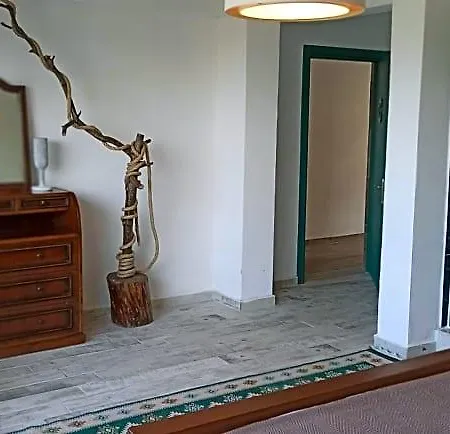 Bed & Breakfast Goelyaka 3*