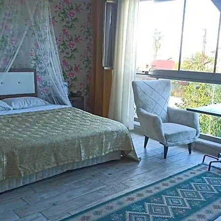 Bed & Breakfast Goelyaka 3*